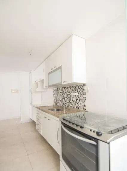 3-bedroom apartment in a building with a sauna — photo 12