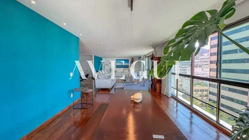 250 m² apartment with 4 bedrooms and 3 parking spots — photo 4