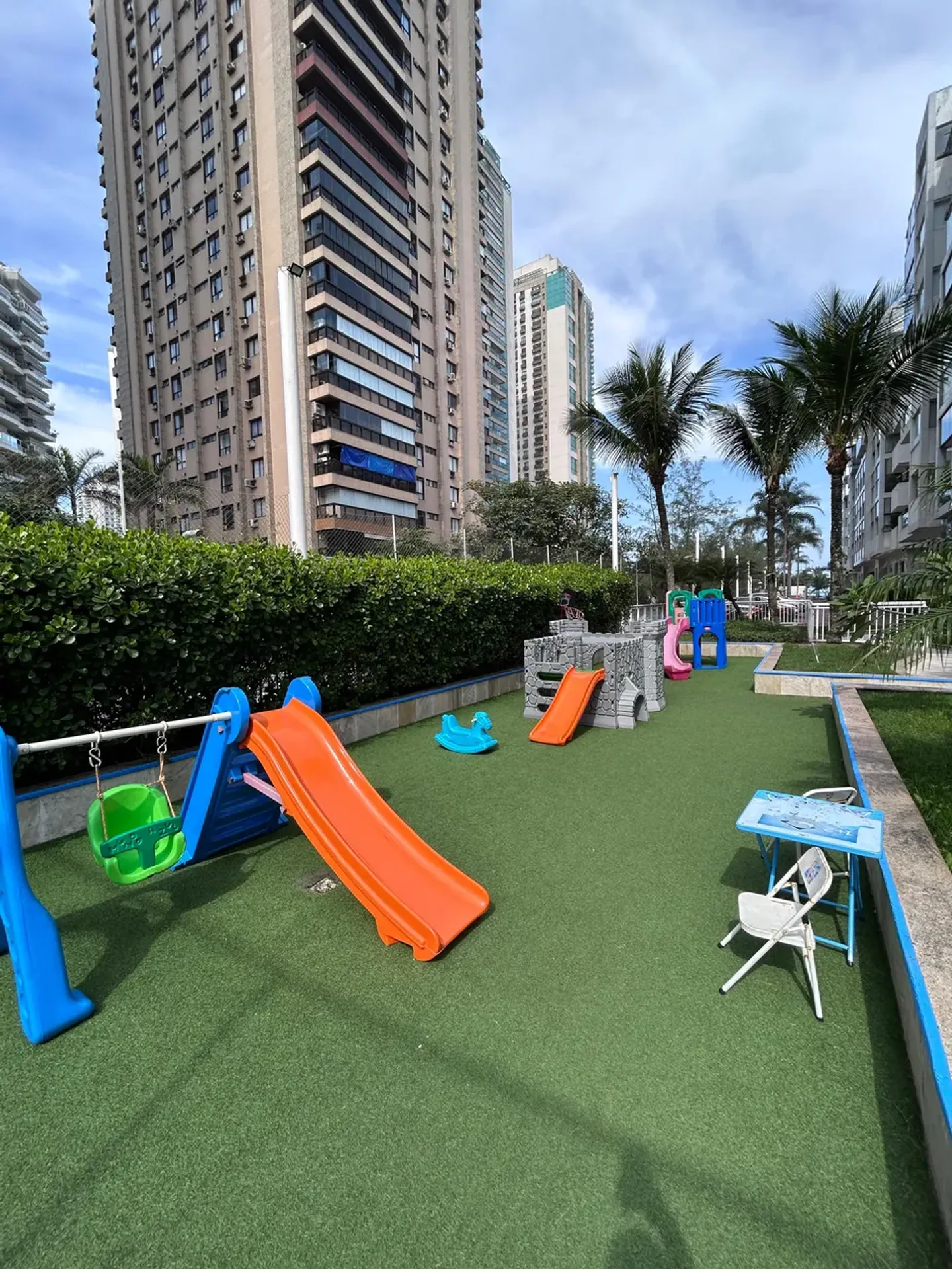 Furnished 2-bedroom apartment with 2 bathrooms — photo 31