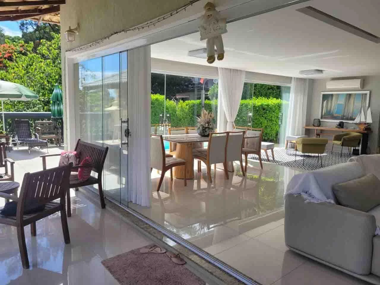 6-bedroom house with floor-to-ceiling windows — photo 15