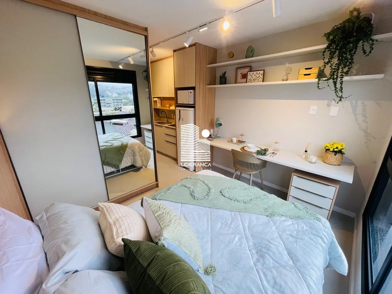 Floor-to-ceiling windows in a one-bedroom apartment, 17 m² — photo 3