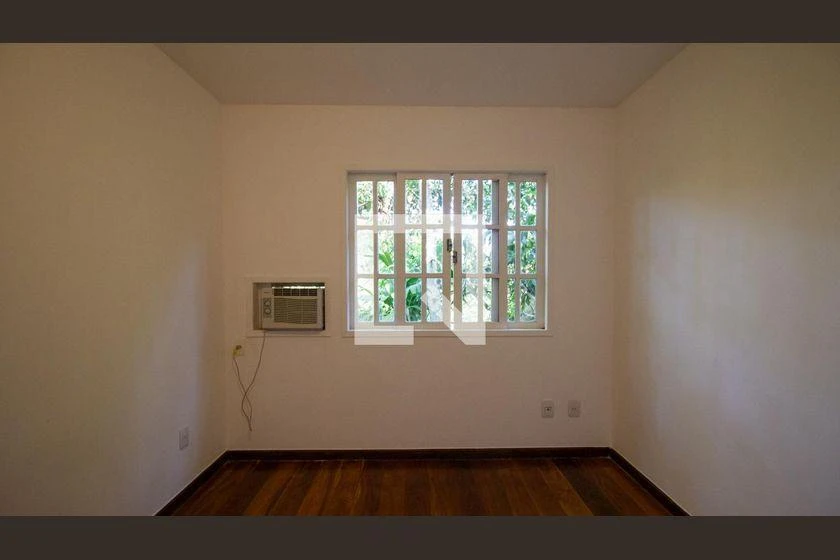 Casa com 4 quartos e churrasqueira na varanda — photo 10