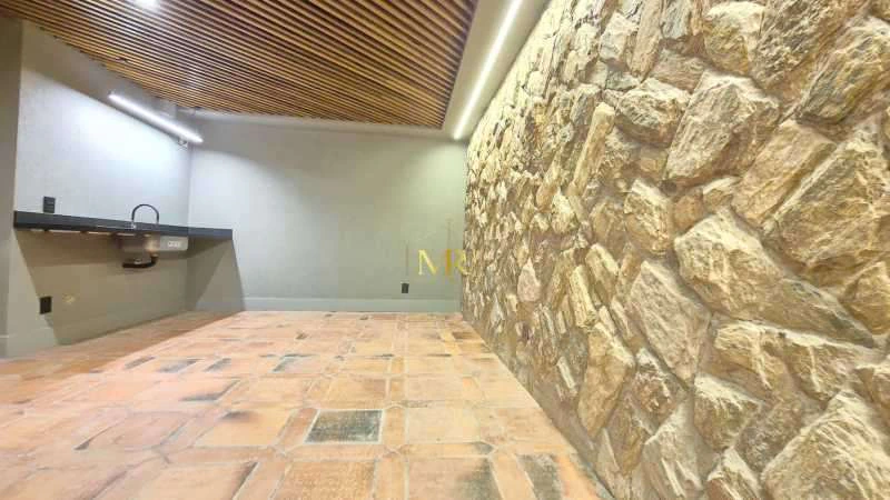 Triplex house with 6 en-suite bedrooms and 9 bathrooms — photo 8