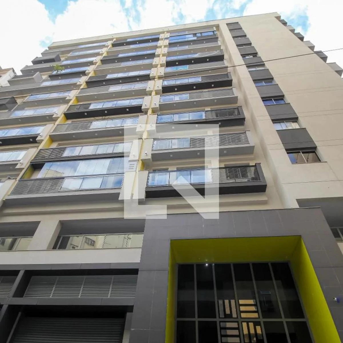 44 m² apartment with 1 bedroom and glassed balcony — photo 3