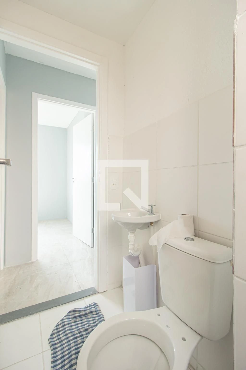 Apartamento com 2 quartos e 1 vaga, pisos de cerâmica — photo 32