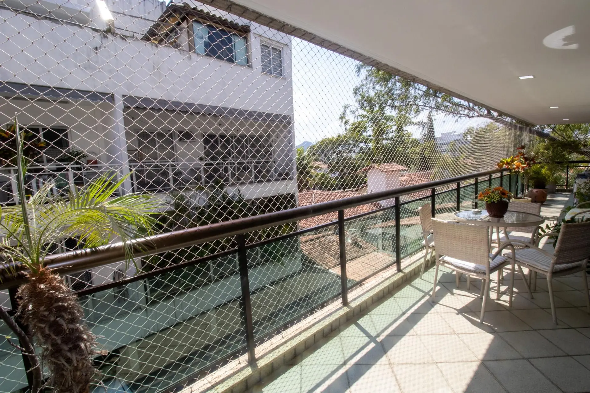 Furnished apartment with 3 bedrooms and a balcony — photo 55