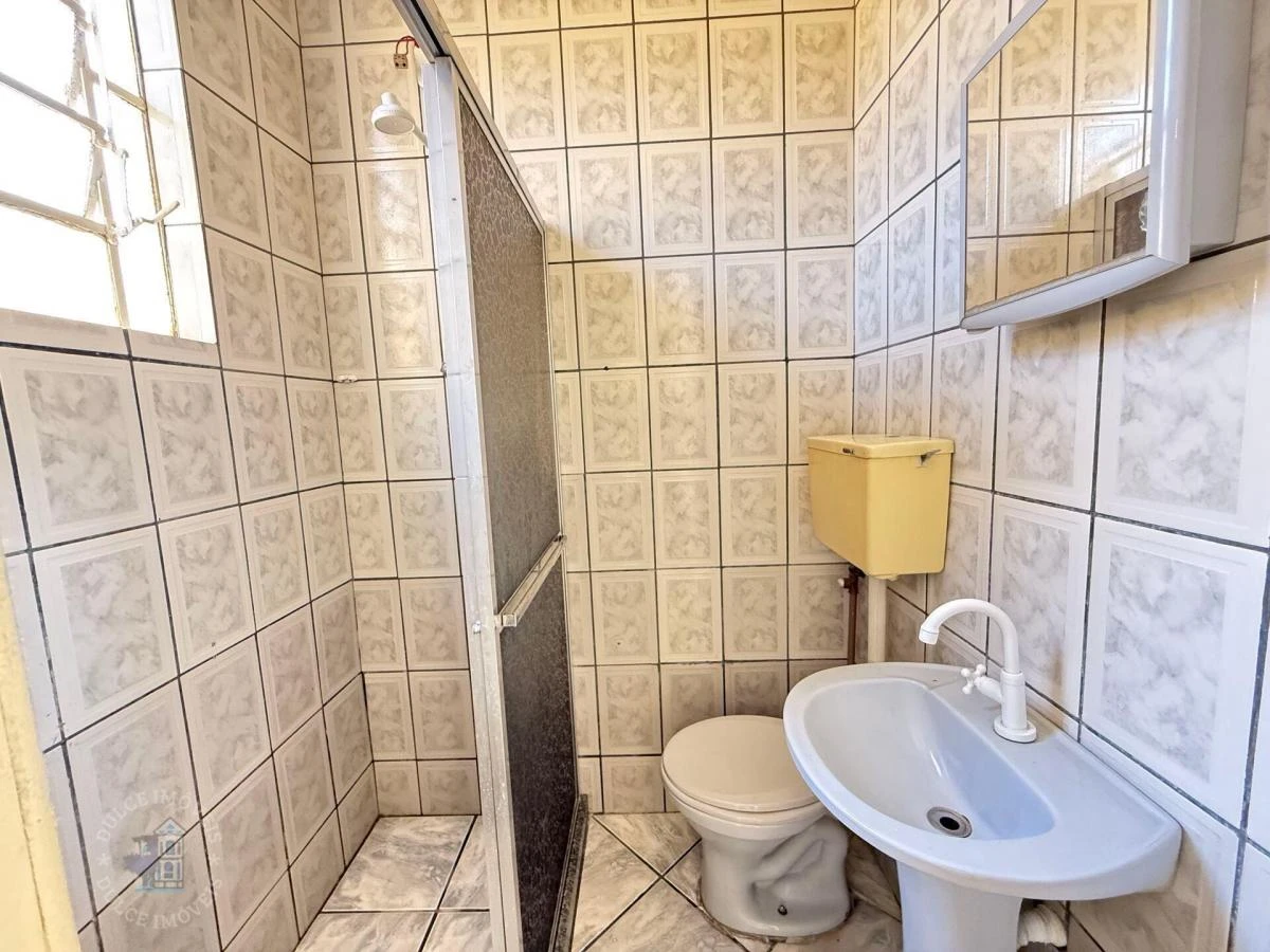 Unfurnished 1-bedroom house with an electric shower — photo 6