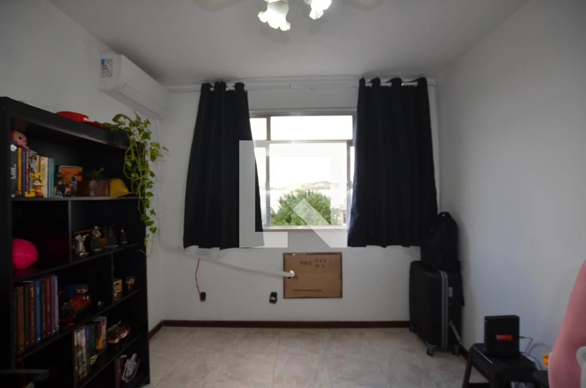 80 m² apartment with a walk-in closet and a home office — photo 19