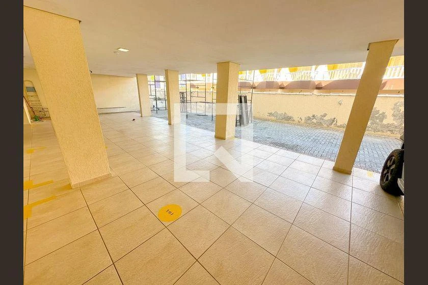 Balcony with a grill in a 2-bedroom apartment, 92 m² — photo 39