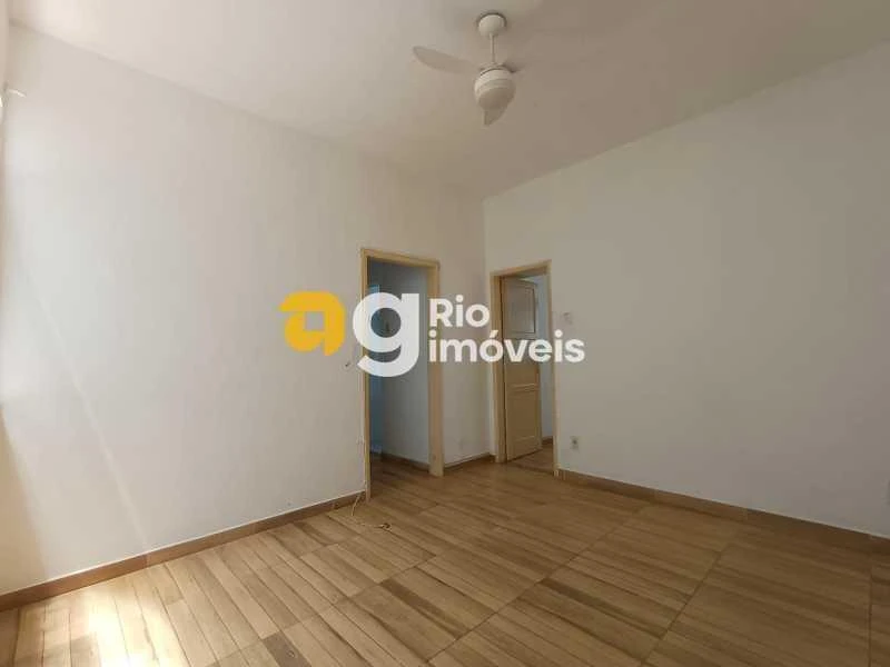 Departamento de 1 dormitorio con piso de madera o laminado — photo 6