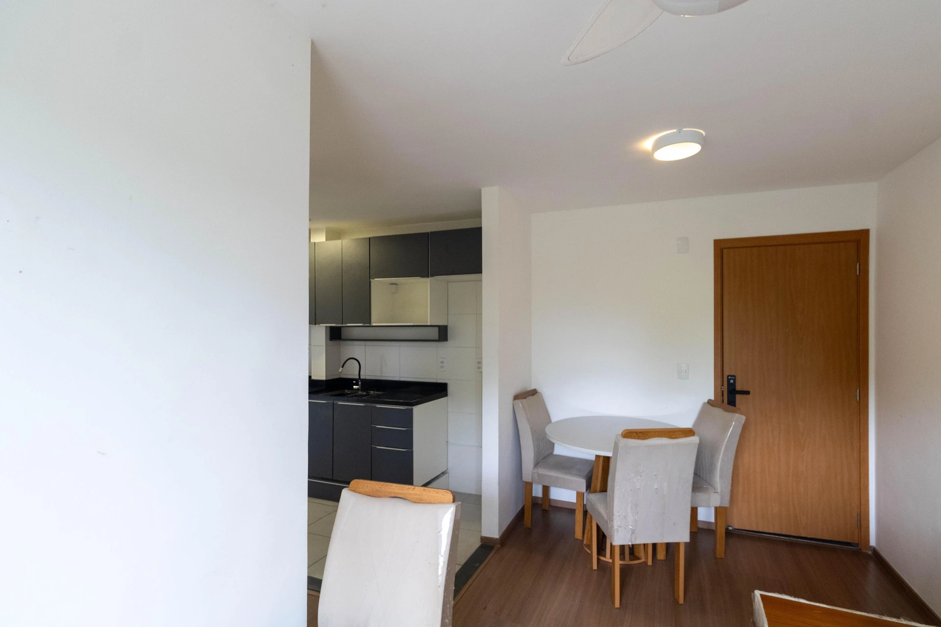 2-bedroom apartment in a building with a gym — photo 29