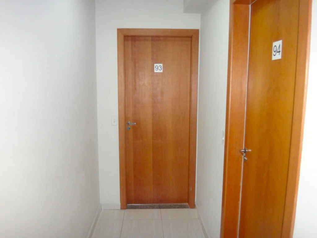 2-bedroom apartment with wood or laminate floors in Curitiba — photo 28
