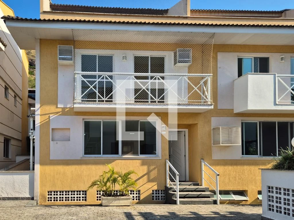 Casa de 4 dormitorios con balcón y 3 plazas de parking — photo 93
