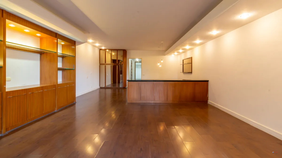 Панорамні вікна та 4 спальні: квартира 217 м² — photo 4