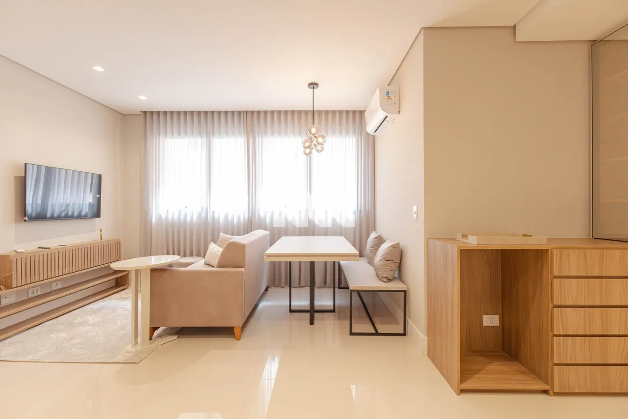 Furnished 1-bedroom apartment with open-plan kitchen — photo 2