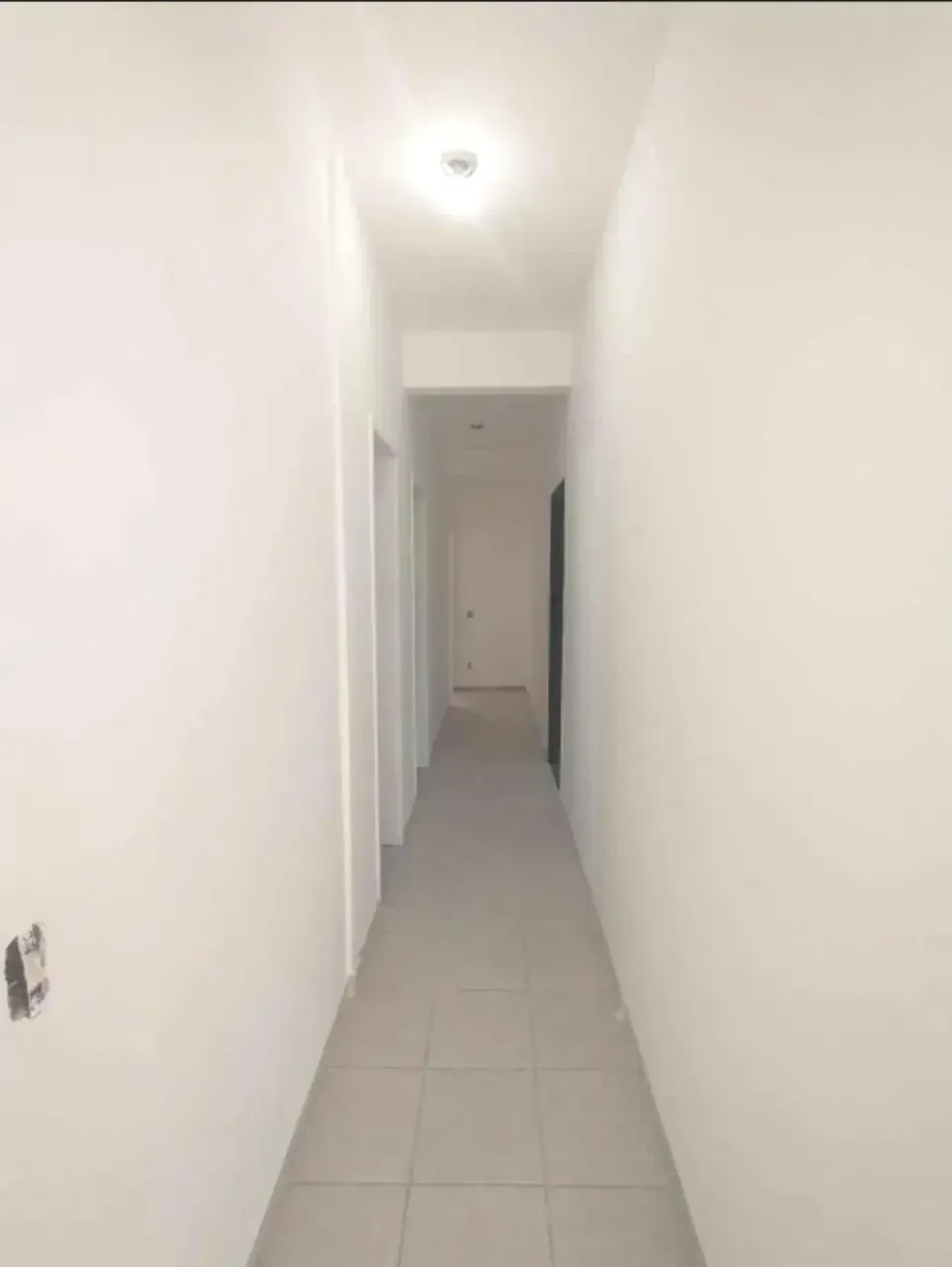 Rental apartment with 2 bedrooms, 1 bath, and a parking space — photo 9