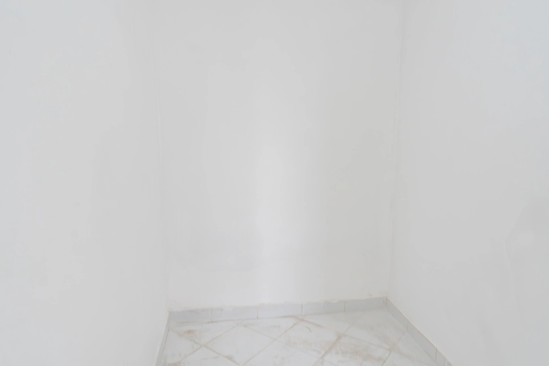 Bathtub in a 3-bedroom apartment, 81 m² — photo 37