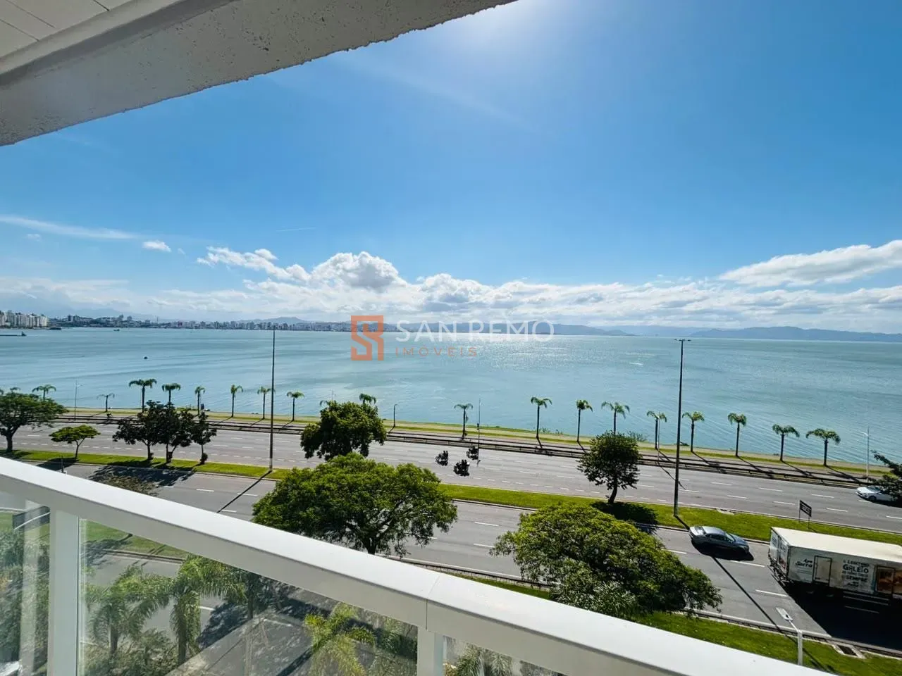3-bedroom apartment with a water view — photo 15