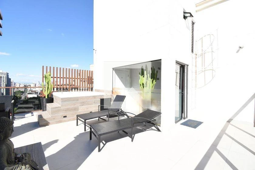 Furnished 1-bedroom apartment with enclosed balcony — photo 16