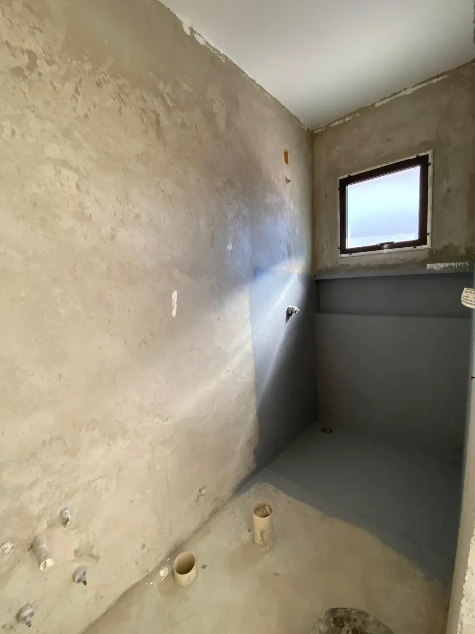 Casa com 3 quartos e 4 banheiros para locação, precisa de reforma — photo 5