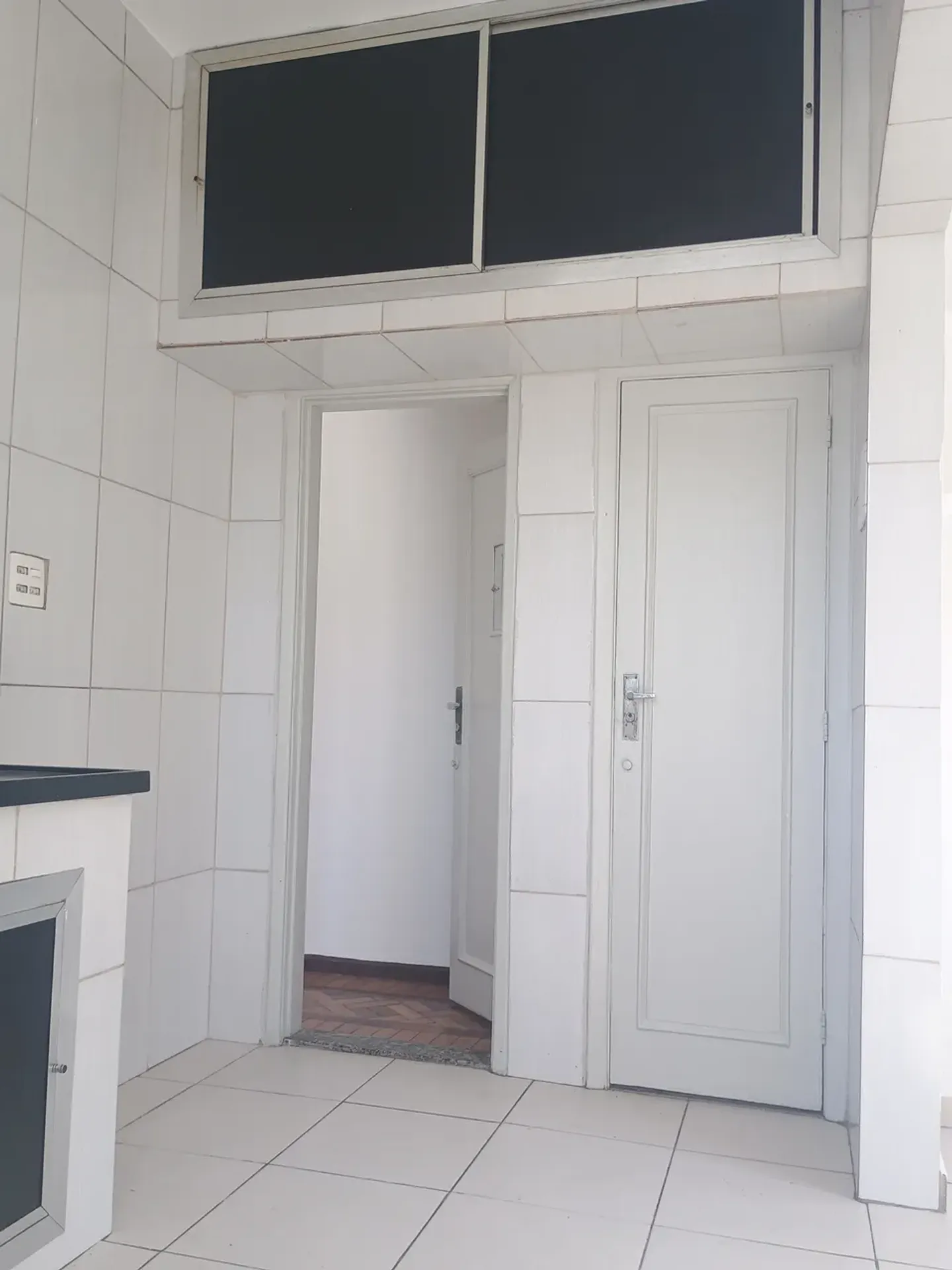 Apartment on the 3rd floor with wood or laminate floors — photo 14