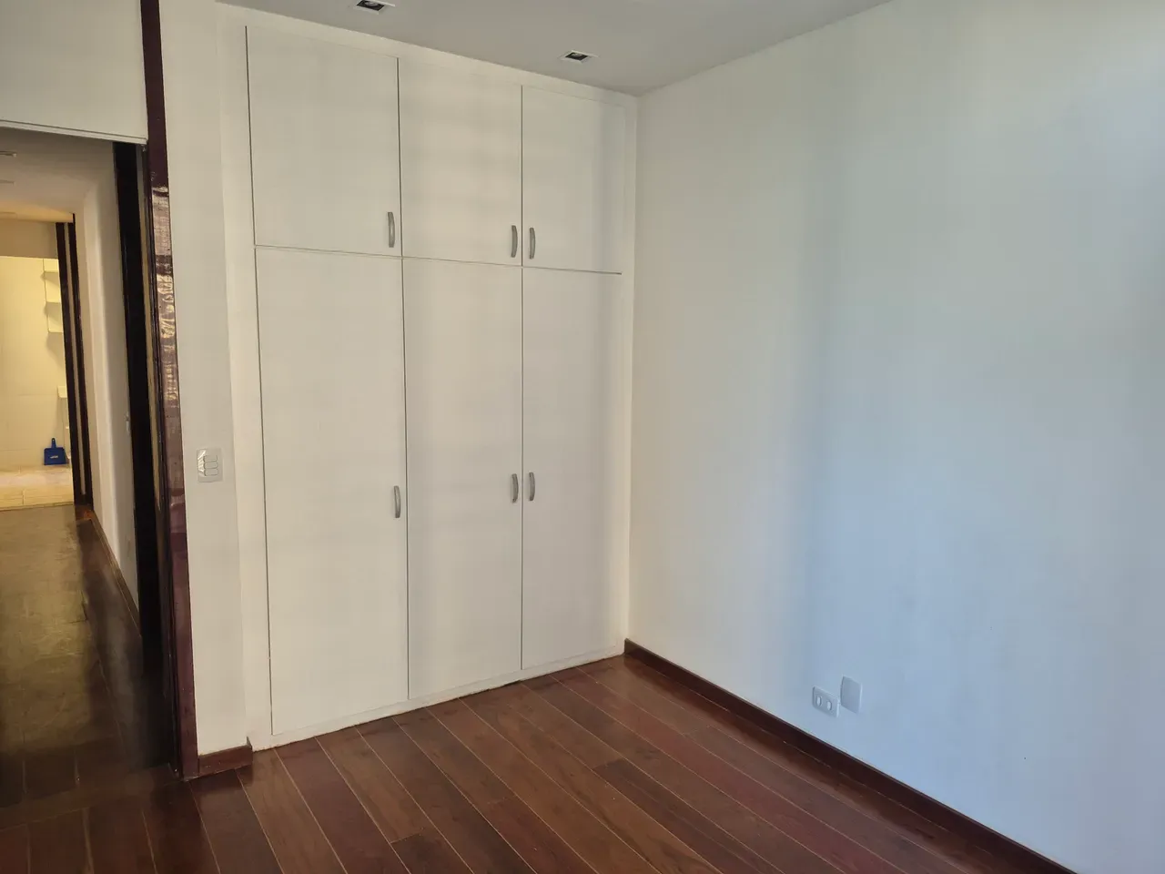 140 m² apartment with 3 bedrooms and an enclosed balcony — photo 11