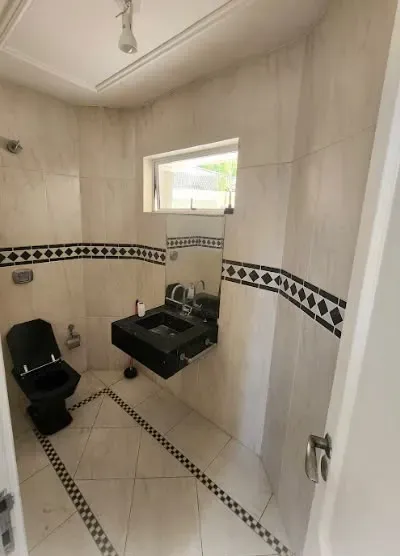 Casa com janelas do piso ao teto, Barra da Tijuca — photo 22