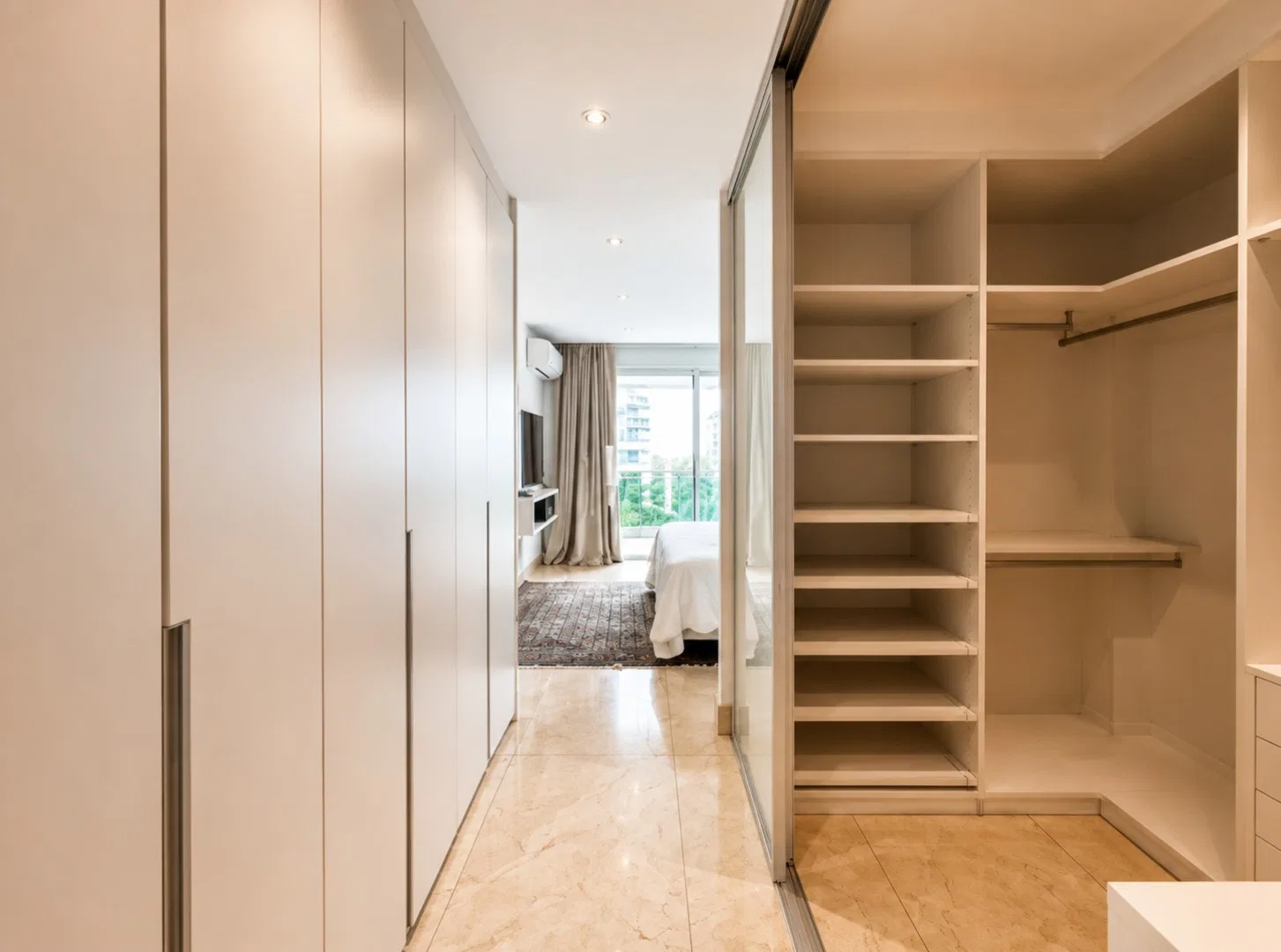 Rental apartment with 4 en-suite bedrooms and 282 m² — photo 23
