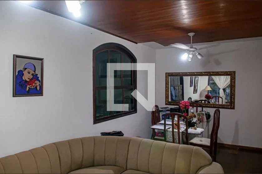 Furnished house with 3 bedrooms and 300 m², balcony — photo 22
