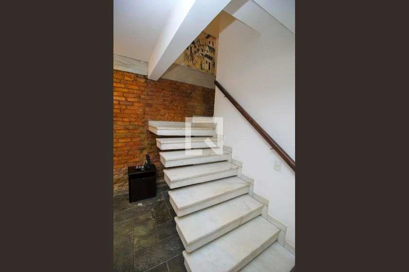 300 m² house with 4 bedrooms and a gas stove — photo 17