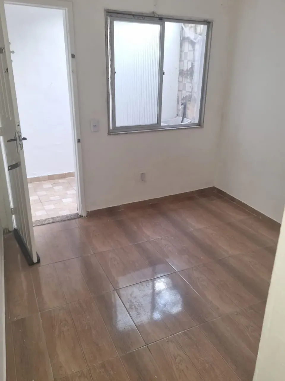 Rental apartment with 1 bedroom and ceramic tile flooring — photo 2