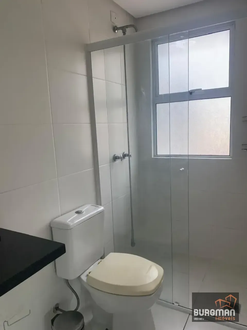 Unfurnished studio with no parking for 1 bedroom 1 bath — photo 13