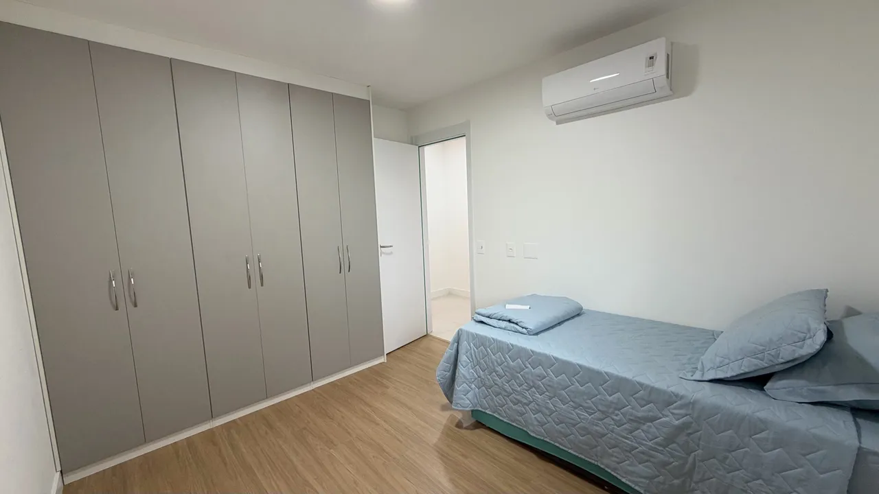 3-bedroom apartment in a building with a gym — photo 4