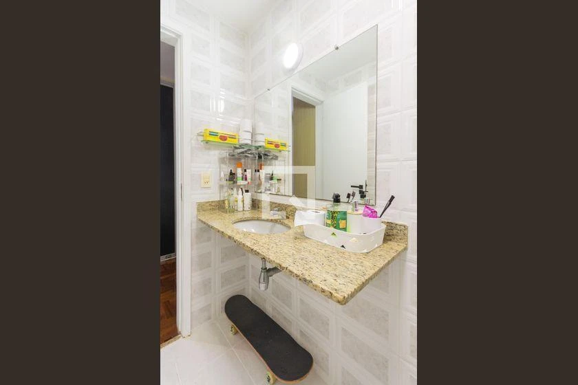 4-bedroom apartment with a mountain view — photo 11