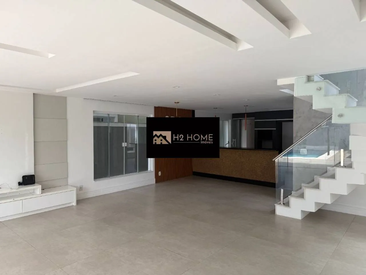 290 m² house with 4 bedrooms and 4 parking spots — photo 6