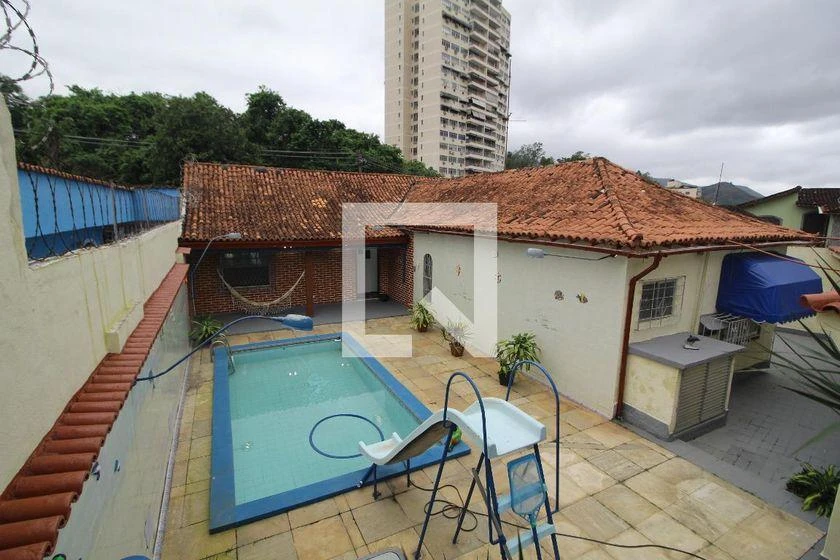 Casa de 3 dormitorios, 1 con baño propio, 545 m² — photo 26