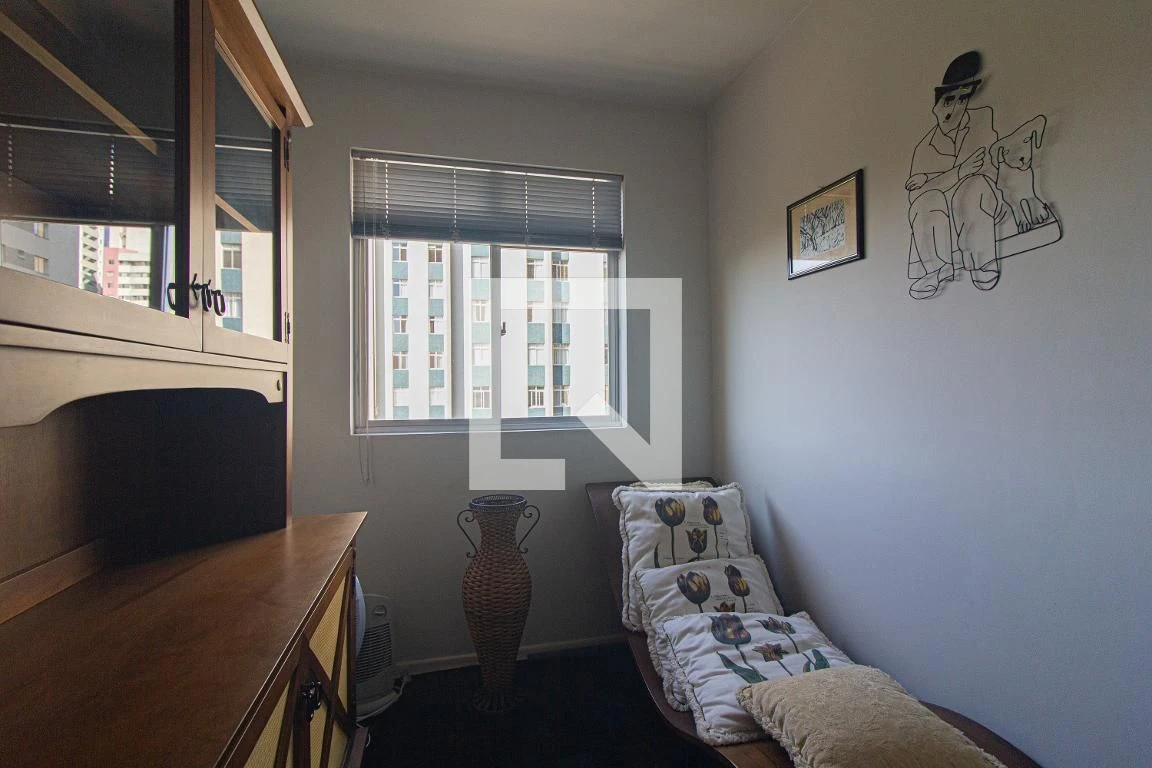 Furnished apartment, 97 m², with a glass-enclosed balcony — photo 18