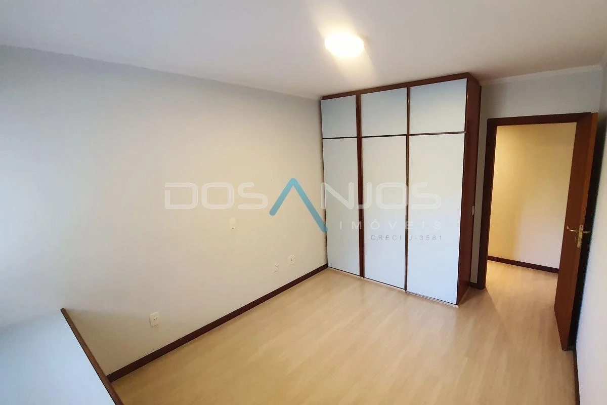 Furnished apartment with 4 bedrooms and 270 m² — photo 11