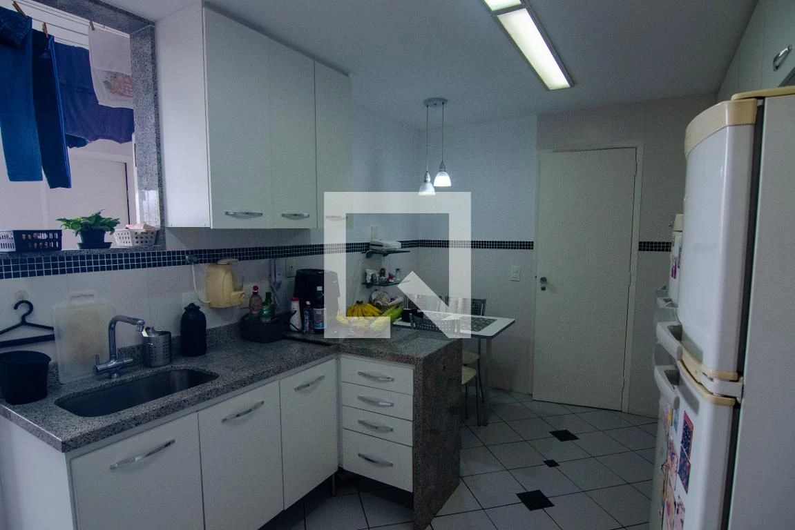 Furnished apartment, 166 m², with floor-to-ceiling windows — photo 38