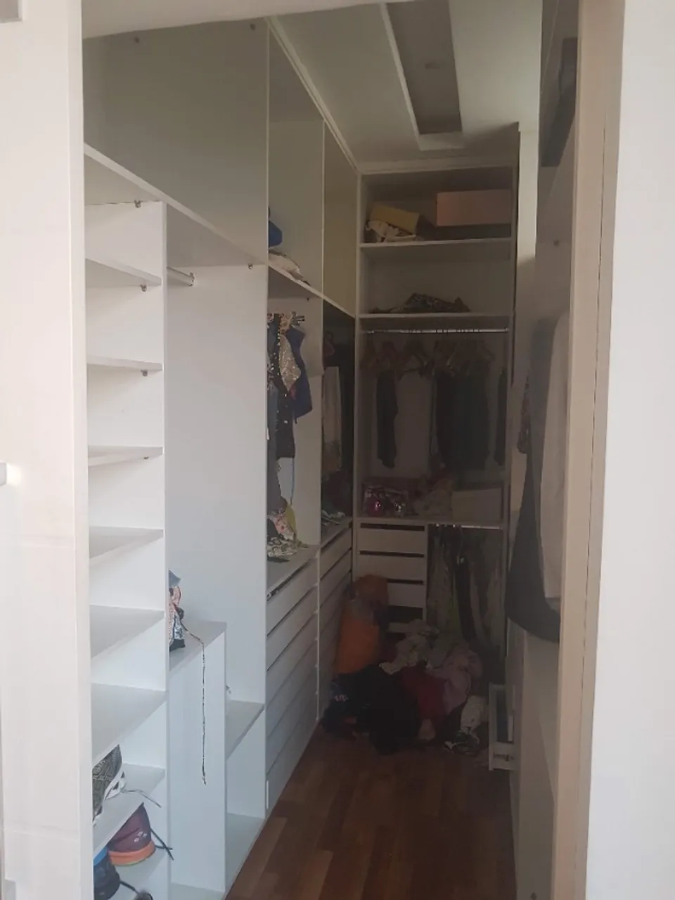2-bedroom apartment with a walk-in closet — photo 2