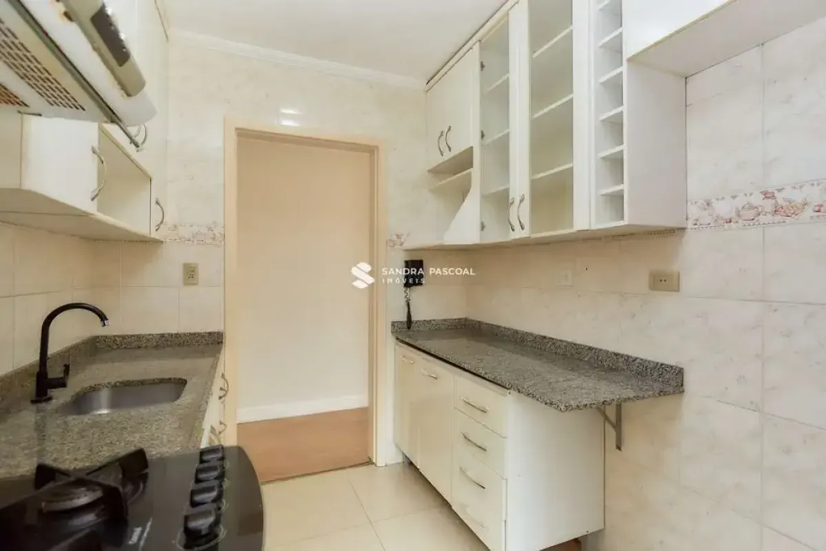 Wood or laminate floors in a one-bedroom apartment, 69 m² — photo 8
