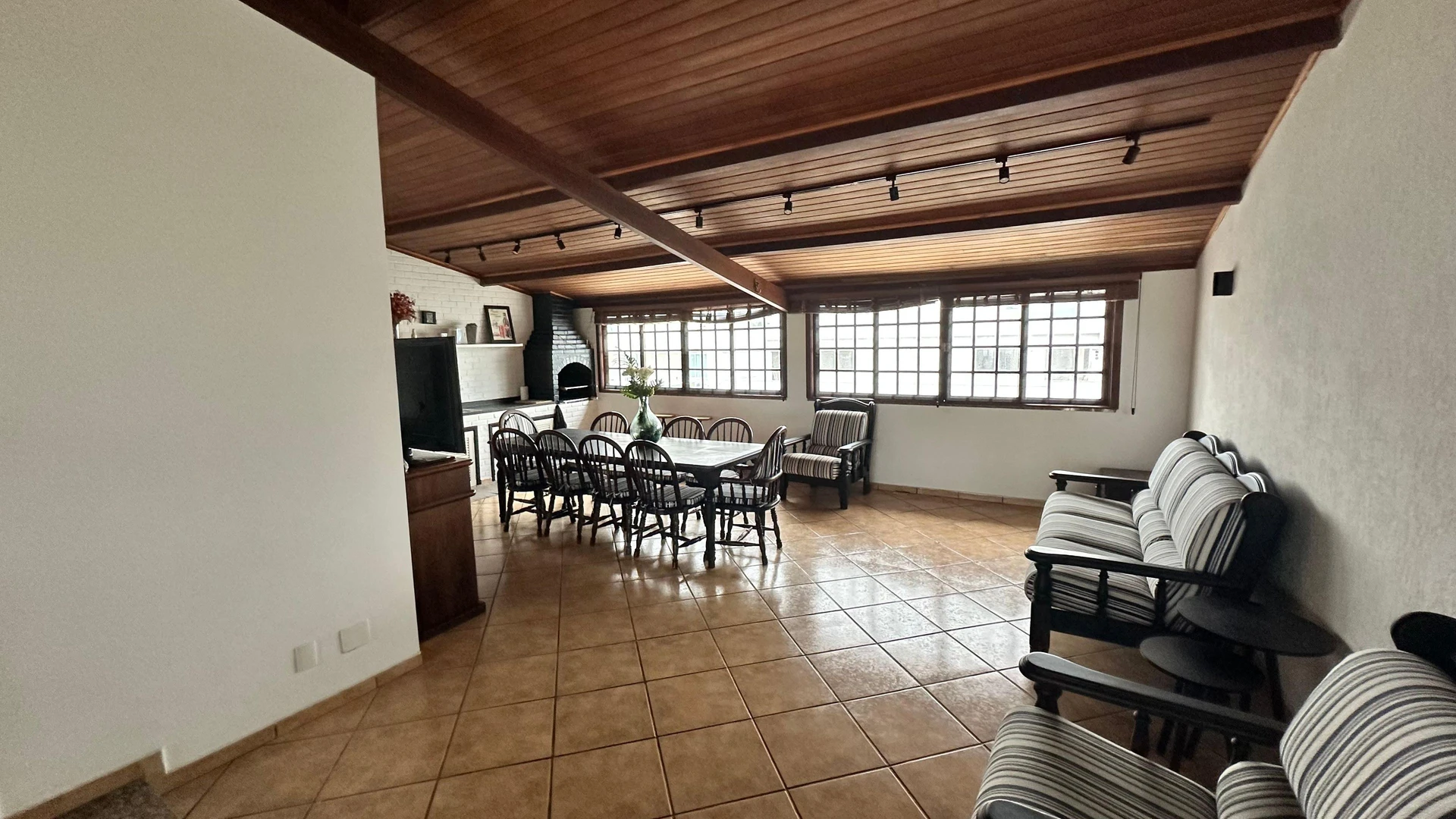 Apartamento mobiliado, 300 m², com máquina de lavar