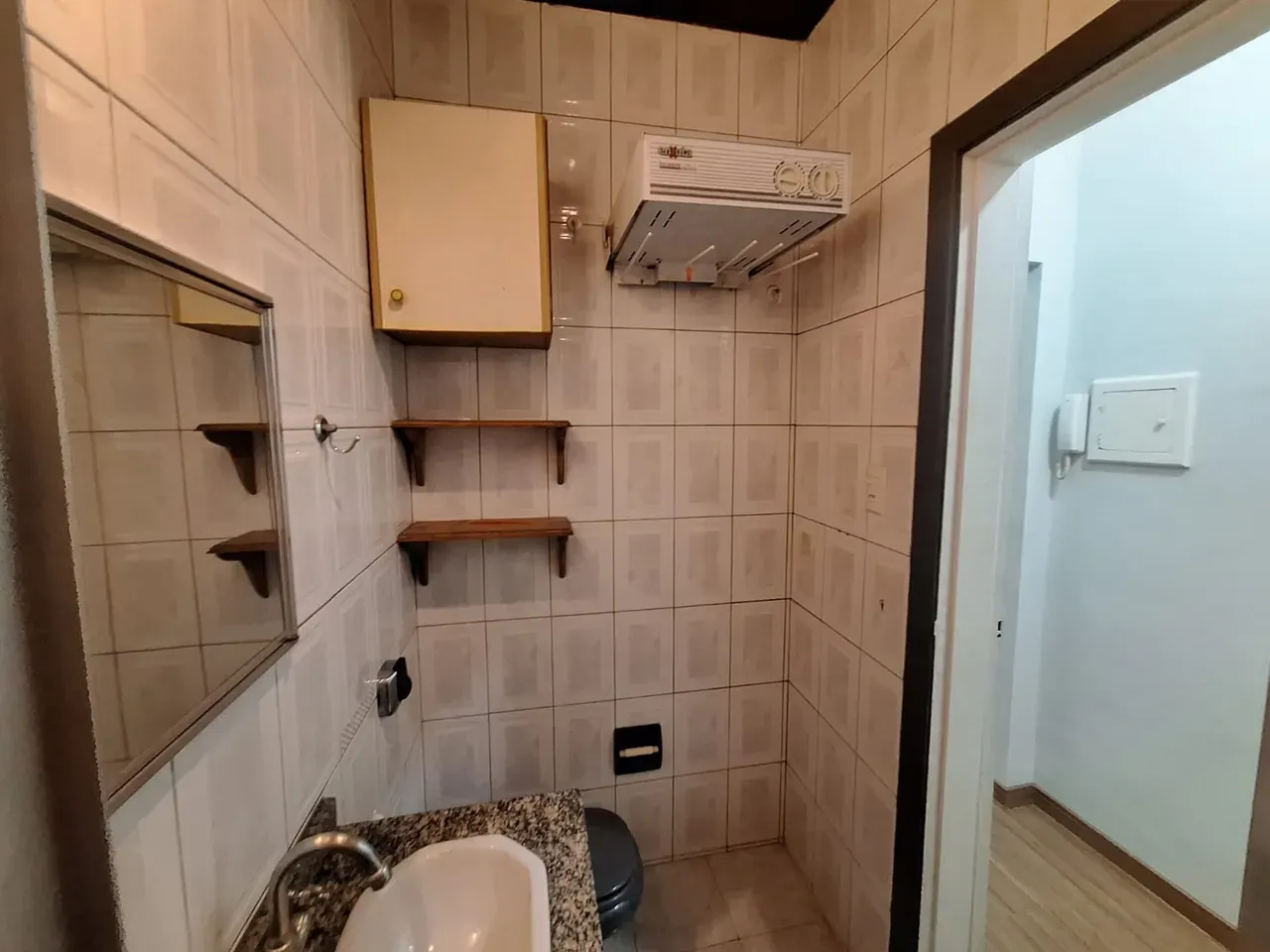 Apartment on the 1st floor with wood or laminate floors — photo 23