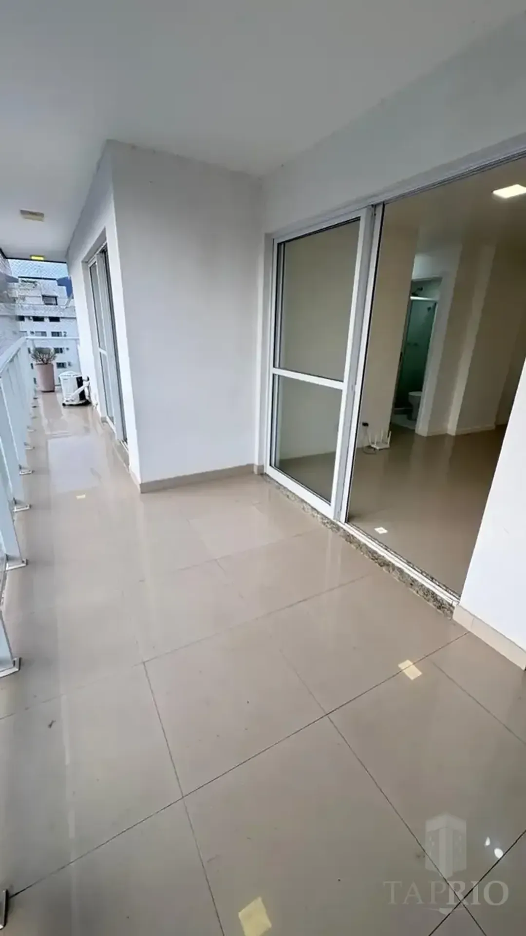 3-bedroom apartment with 3 bathrooms and 2 parking spots — photo 30