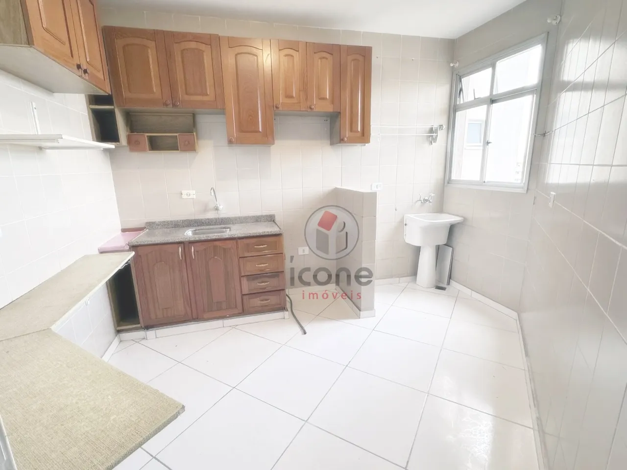 3-bedroom apartment with shared BBQ area — photo 7