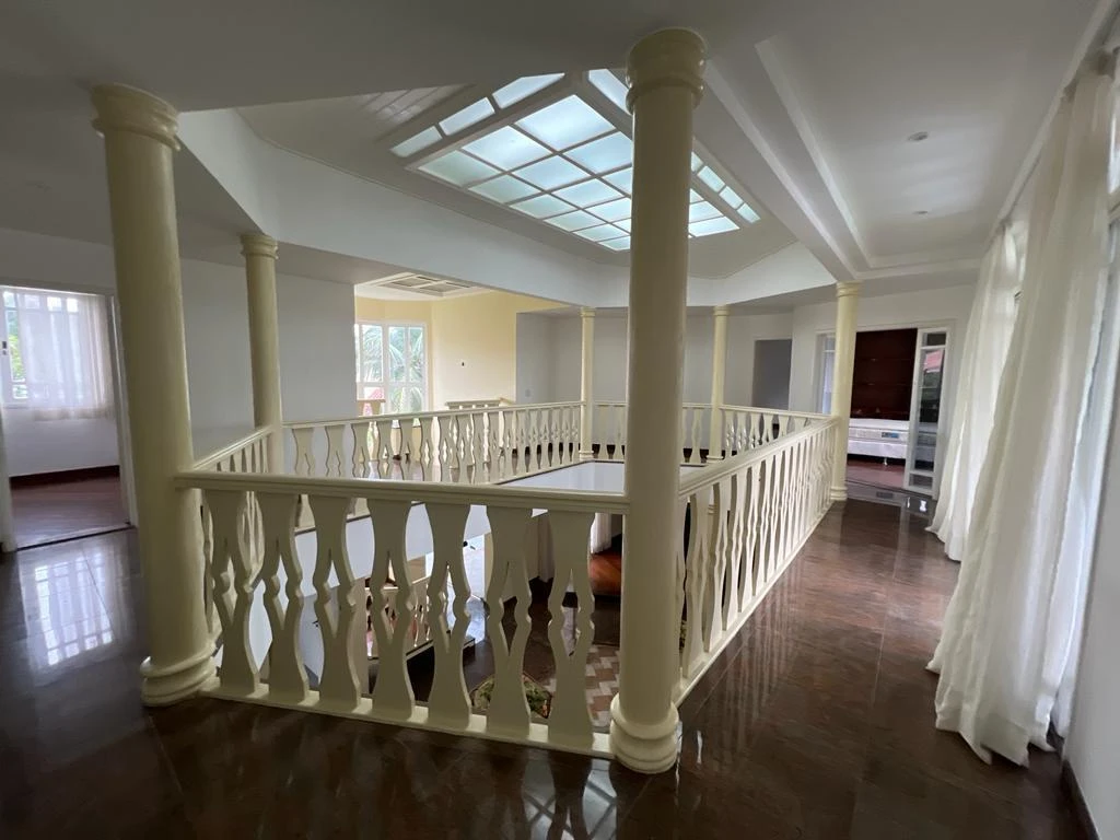 Unfurnished 1000 m² house with 5 en-suite bedrooms — photo 34