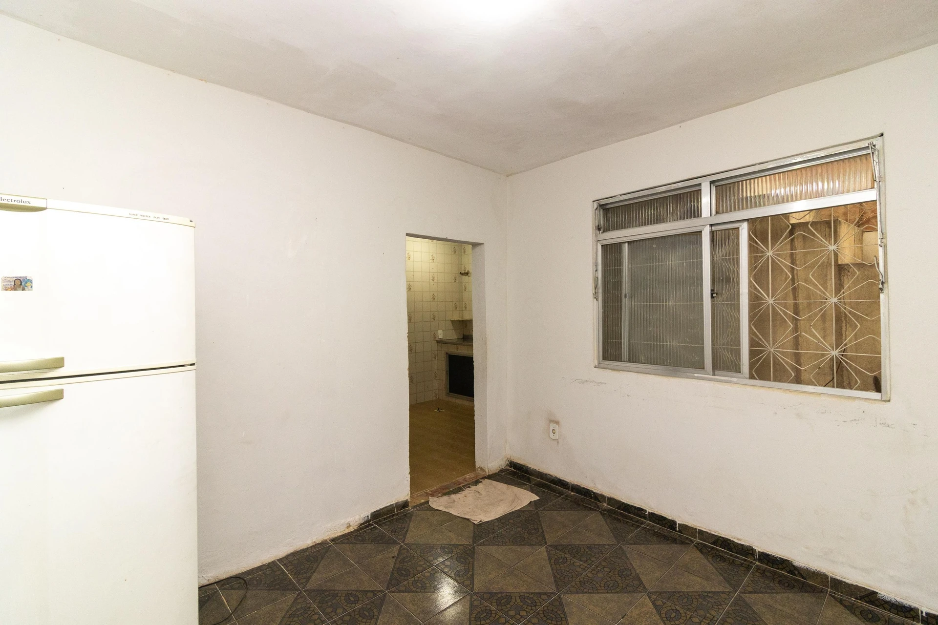 Rental house with no parking, 1 bedroom and 1 bathroom — photo 12