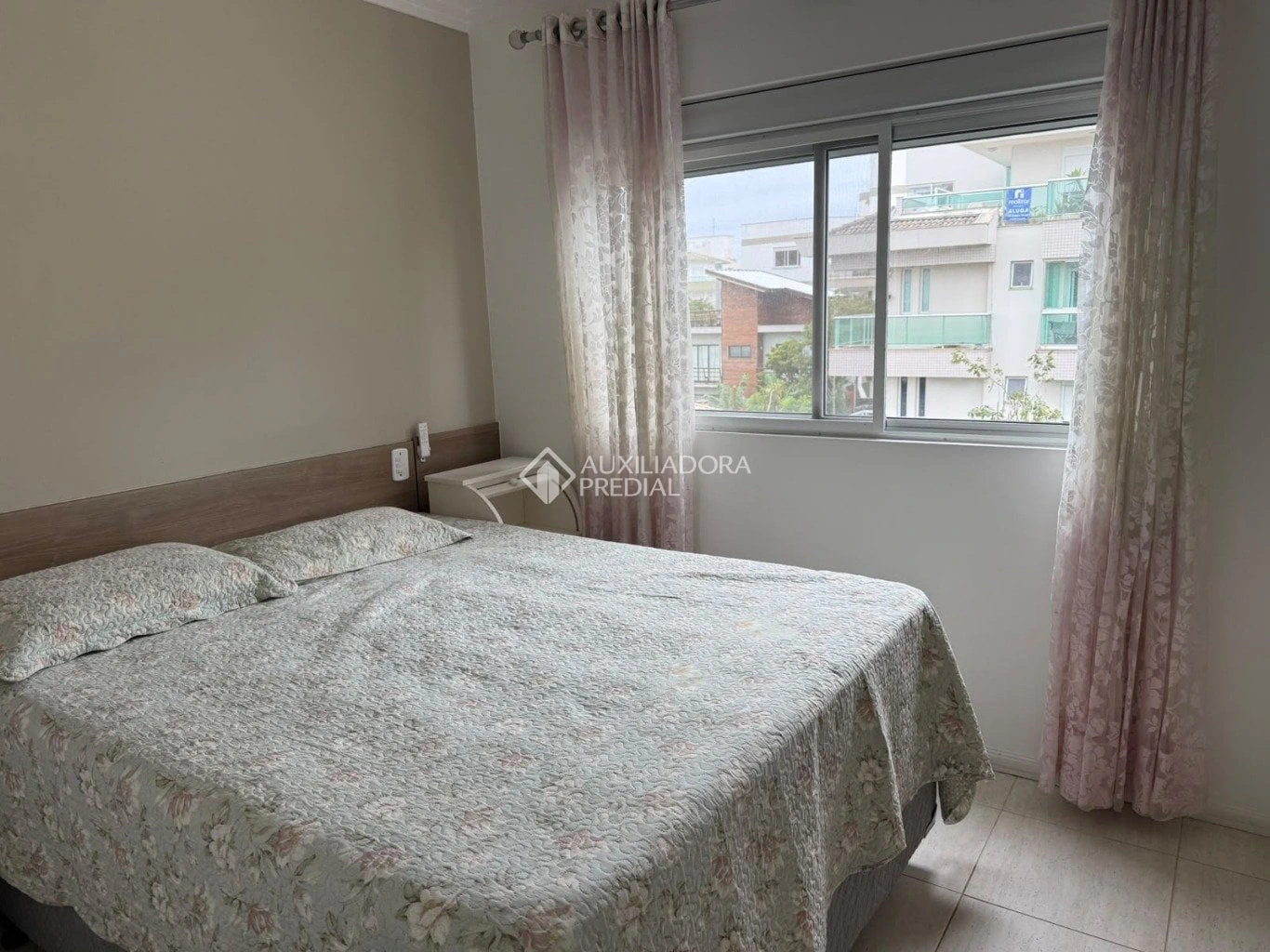 Furnished apartment, 105 m², with a grill on the balcony — photo 24