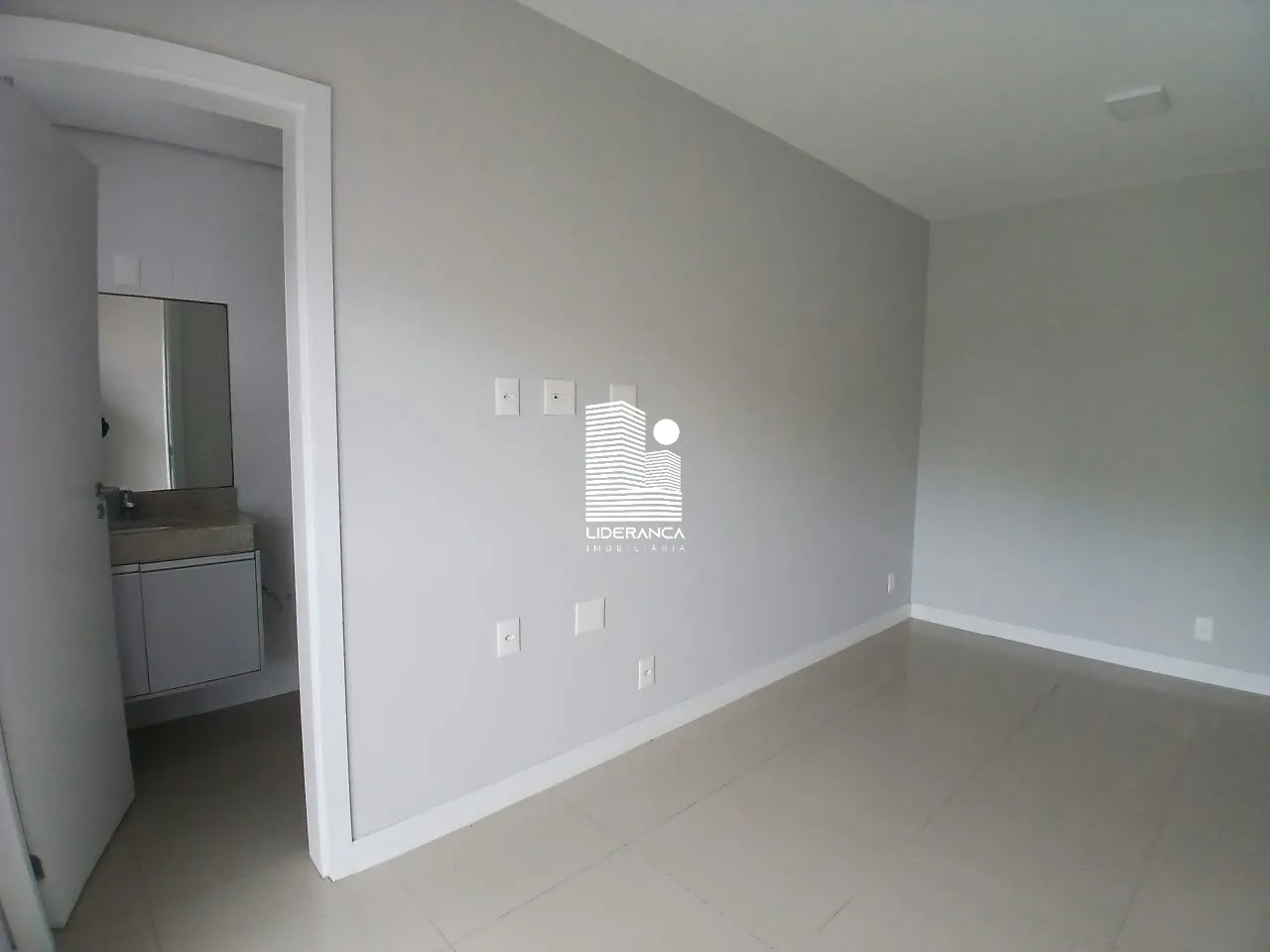 Mountain view in a 2-bedroom apartment, 79 m² — photo 3