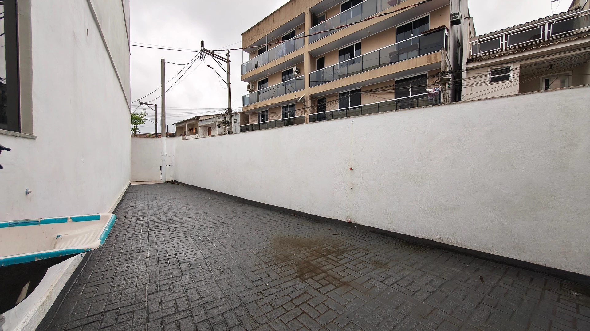 Unfurnished house with 3 bedrooms and 3 bathrooms — photo 49